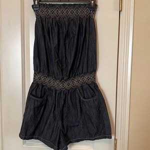 Sleeveless romper size large juniors.